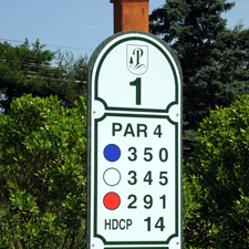 Pinecrest Golf Hole 1 Par 4